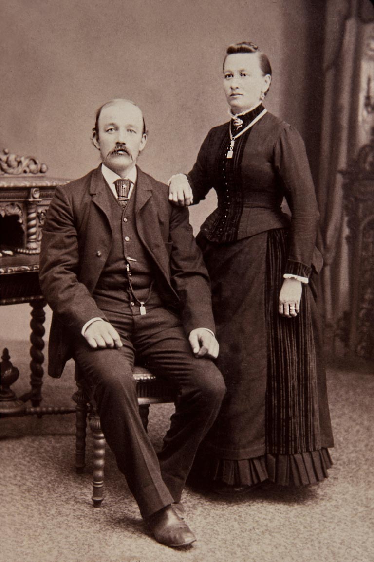 1883