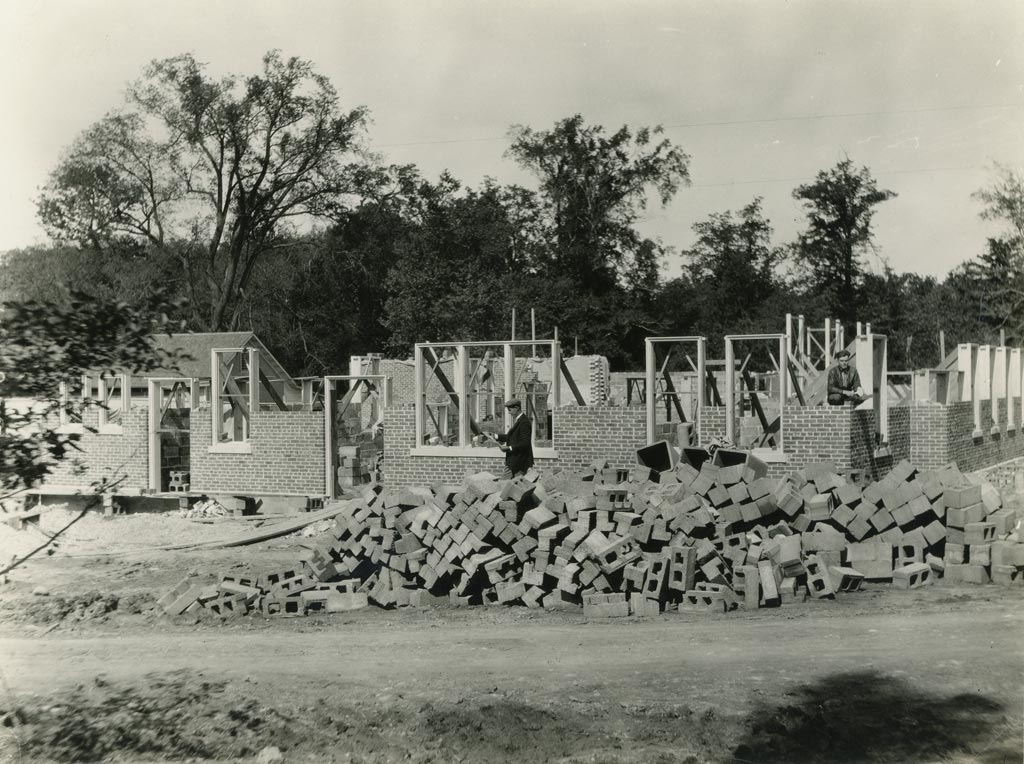 1925